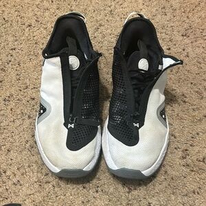PG4 basketball shoes